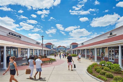 wrentham village outlets vineyards.